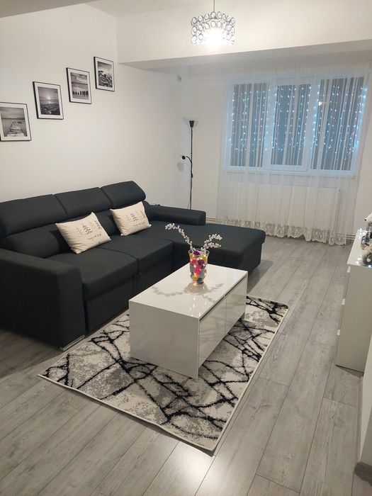 Închiriez garsoniera