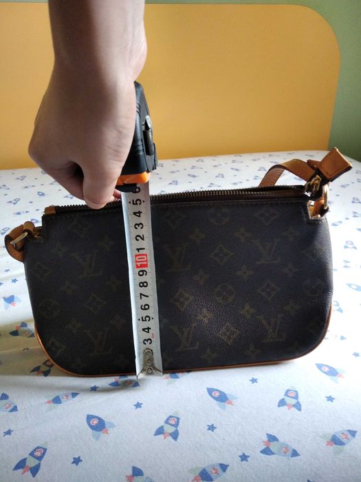 Дамска средна кафява чанта