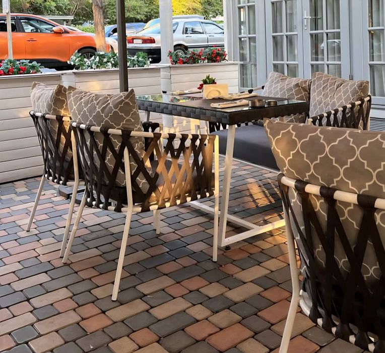 Продам комплект стол,стулья