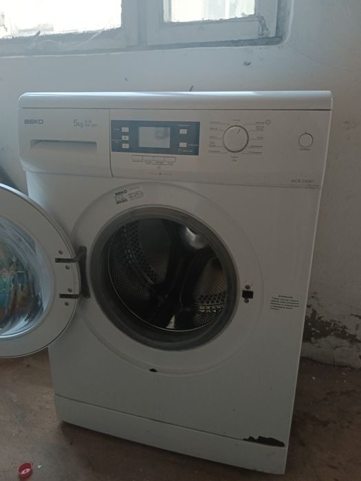 Продам стиральную машинку Веко на запчасти