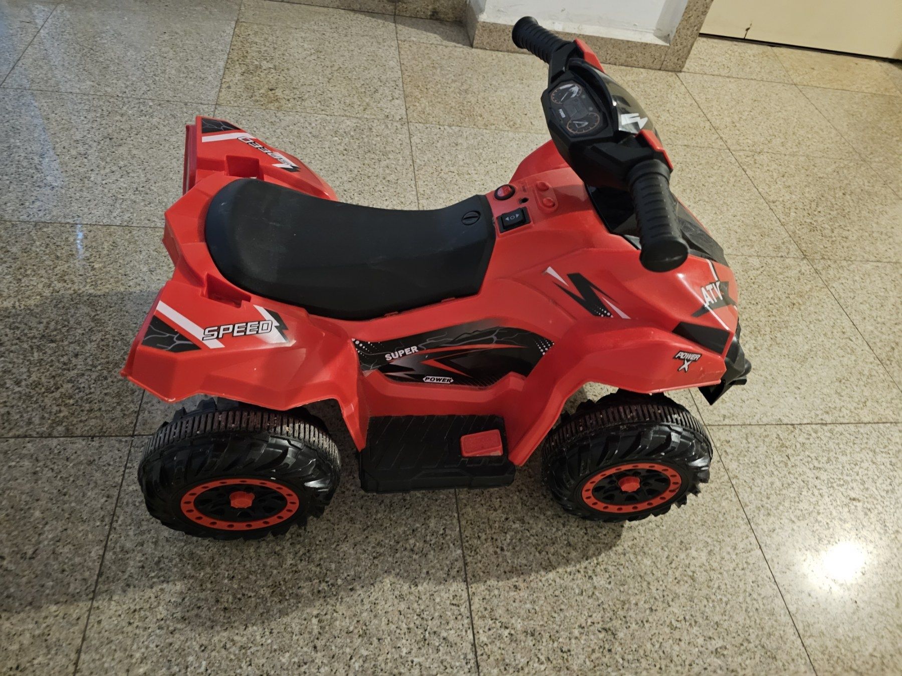 Електрическо ATV, 12 V + подарък тротинетка