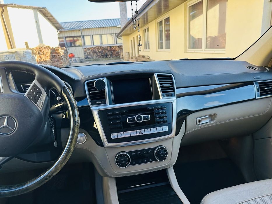 Vānd sau Schimb Mercedes Benz GL 350