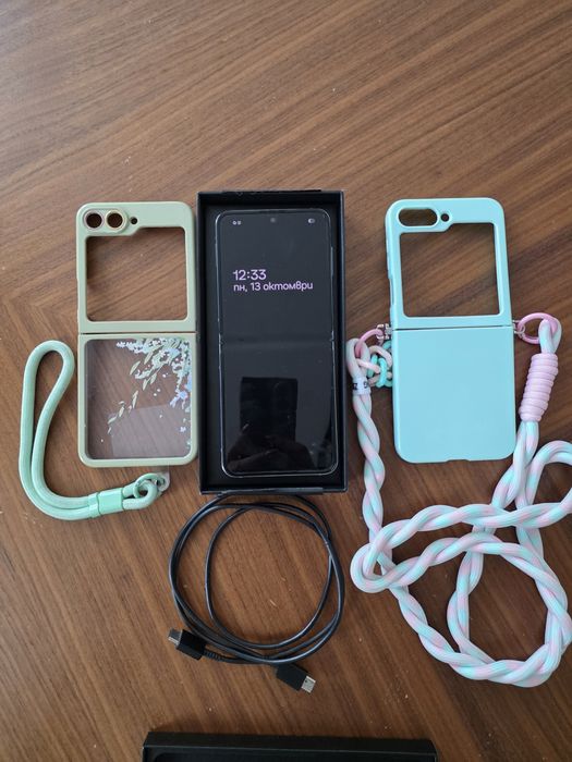 Samsung Z Flip 5 512 GB mint с подаръци