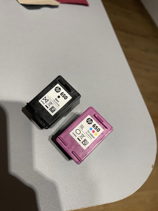 Vând cartuș color si negru imprimantă HP NOI