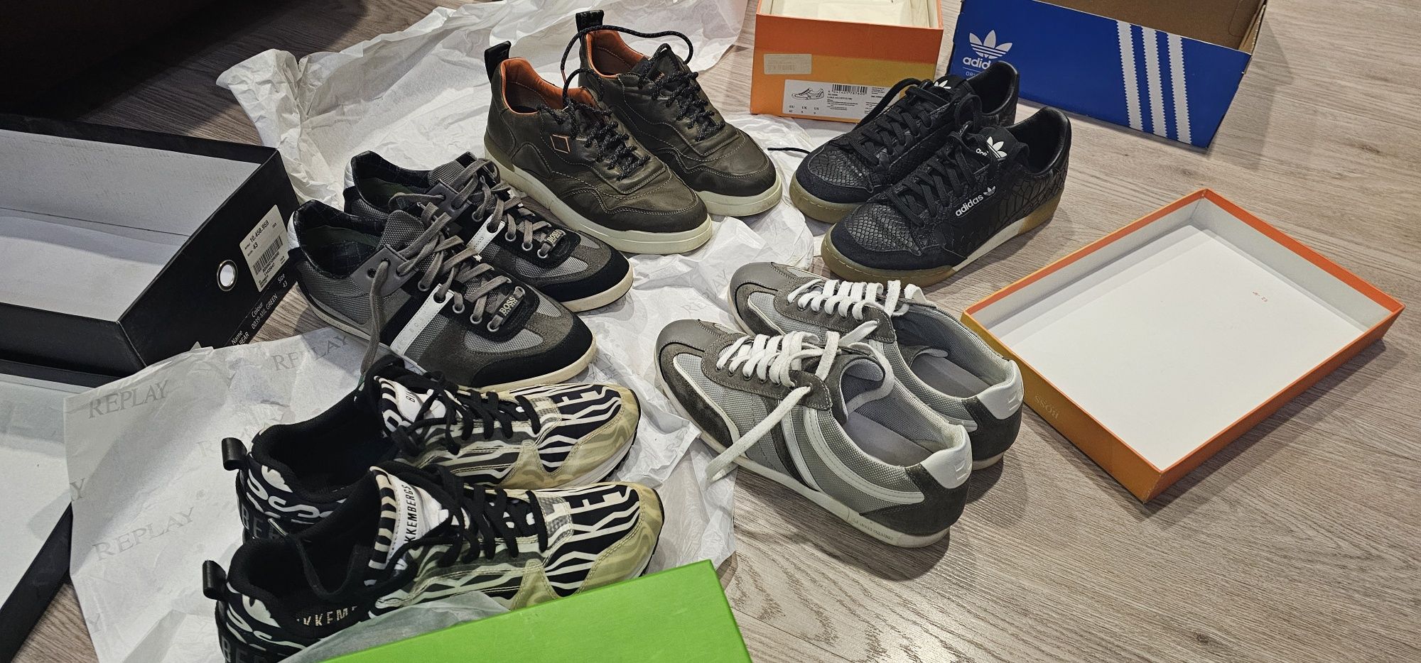 Обувки-Boss,Adidas,Replay(Bikkemberg и BOSS черните прододени)