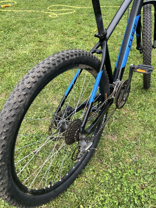 Bicicleta MTB Cube roti 27,5”