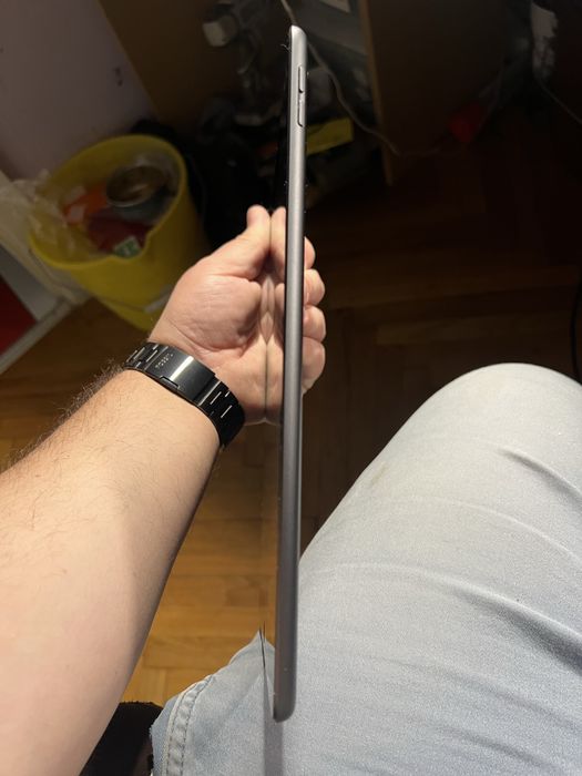 iPad 9 de 10.2”64 GB Wi-Fi – baterie 97%, ca nou