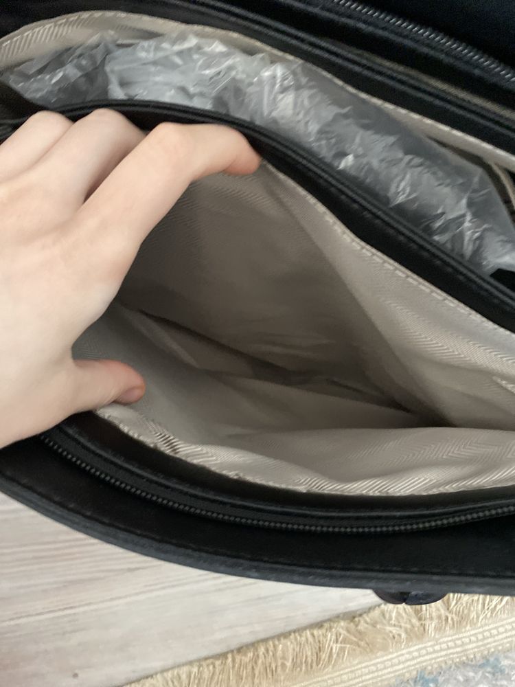 Продам женскую новую базовую сумку