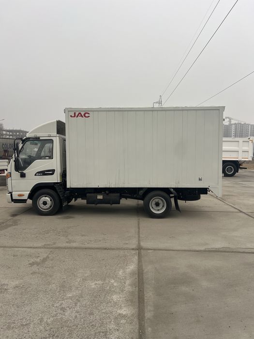 Jac фургон бортовой сотилади янги