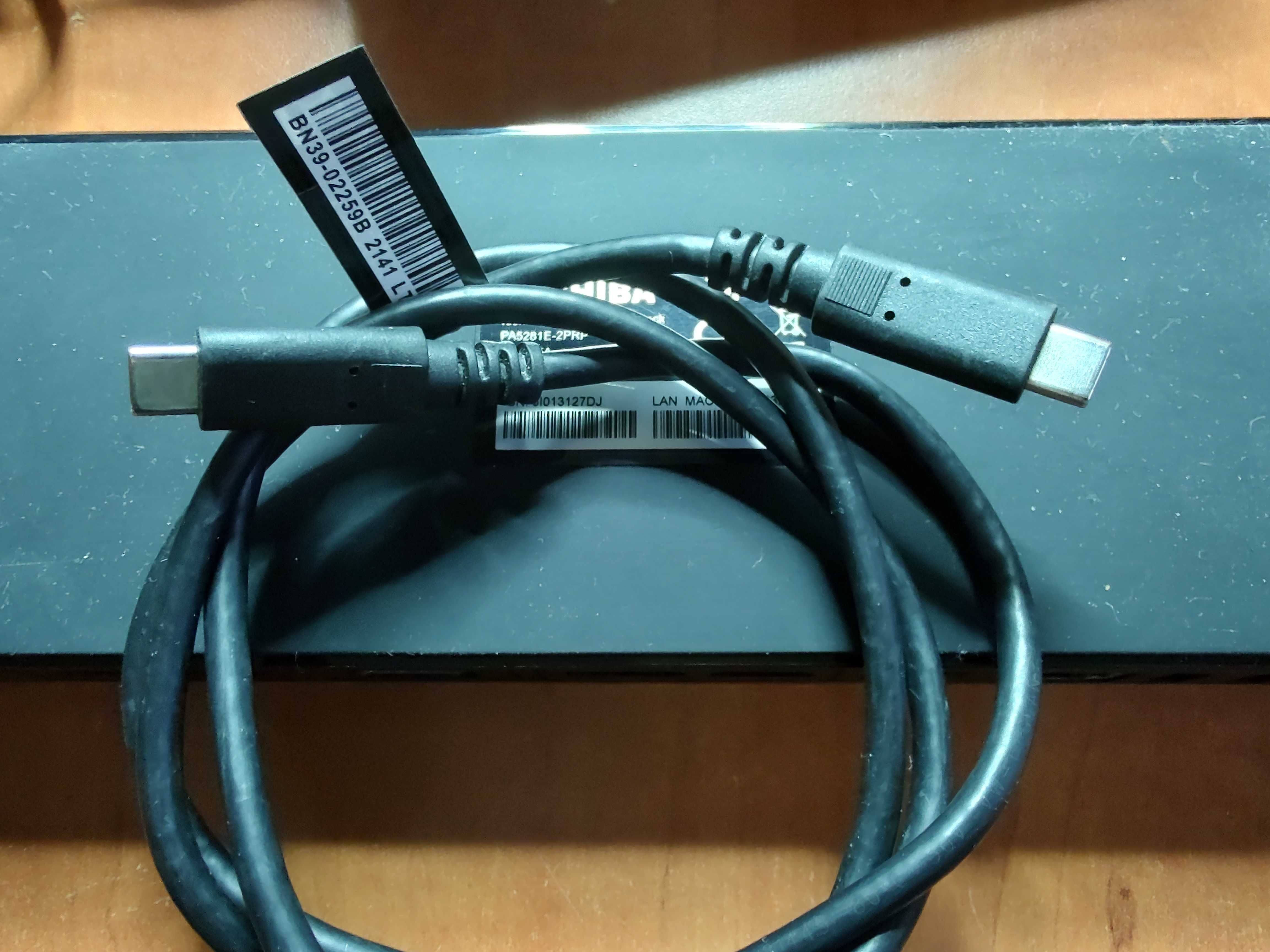 Toshiba Thunderbolt 3 Dock complet cu alimentator si cablu date