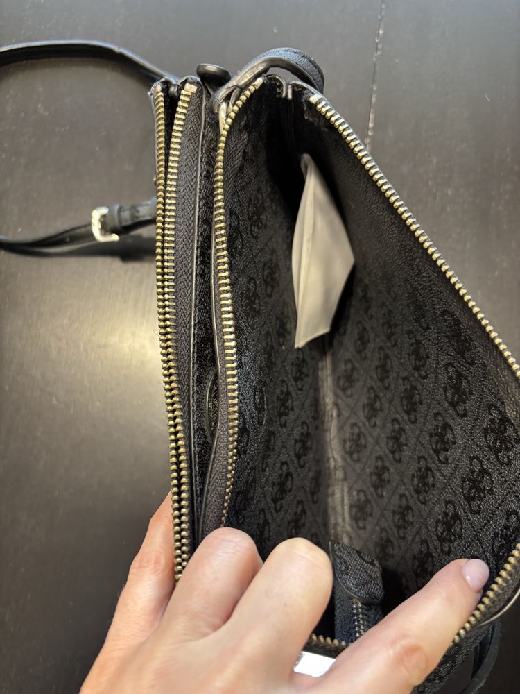 Дамска чанта Guess