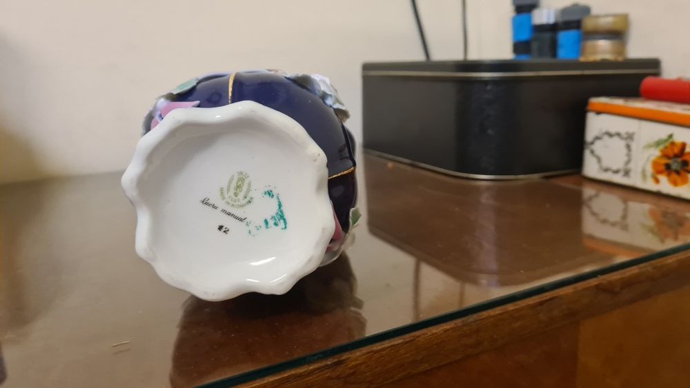 Vaza Vintage lucrata manual