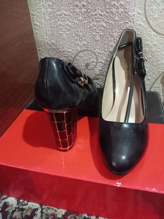 38-39 razmer Ayollar oyoq kiymi