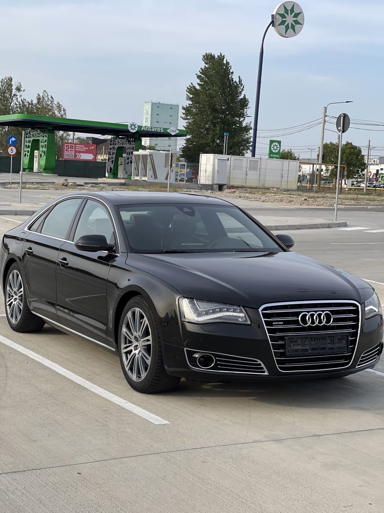 Vând Audi A8 2012