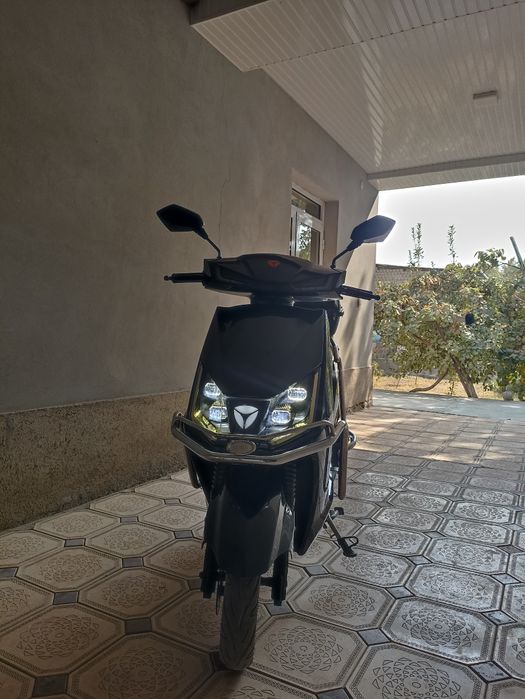 Srochno sotoladi YADEA T 5  skuter yangi xali 1460 km yurgan keliwamiz