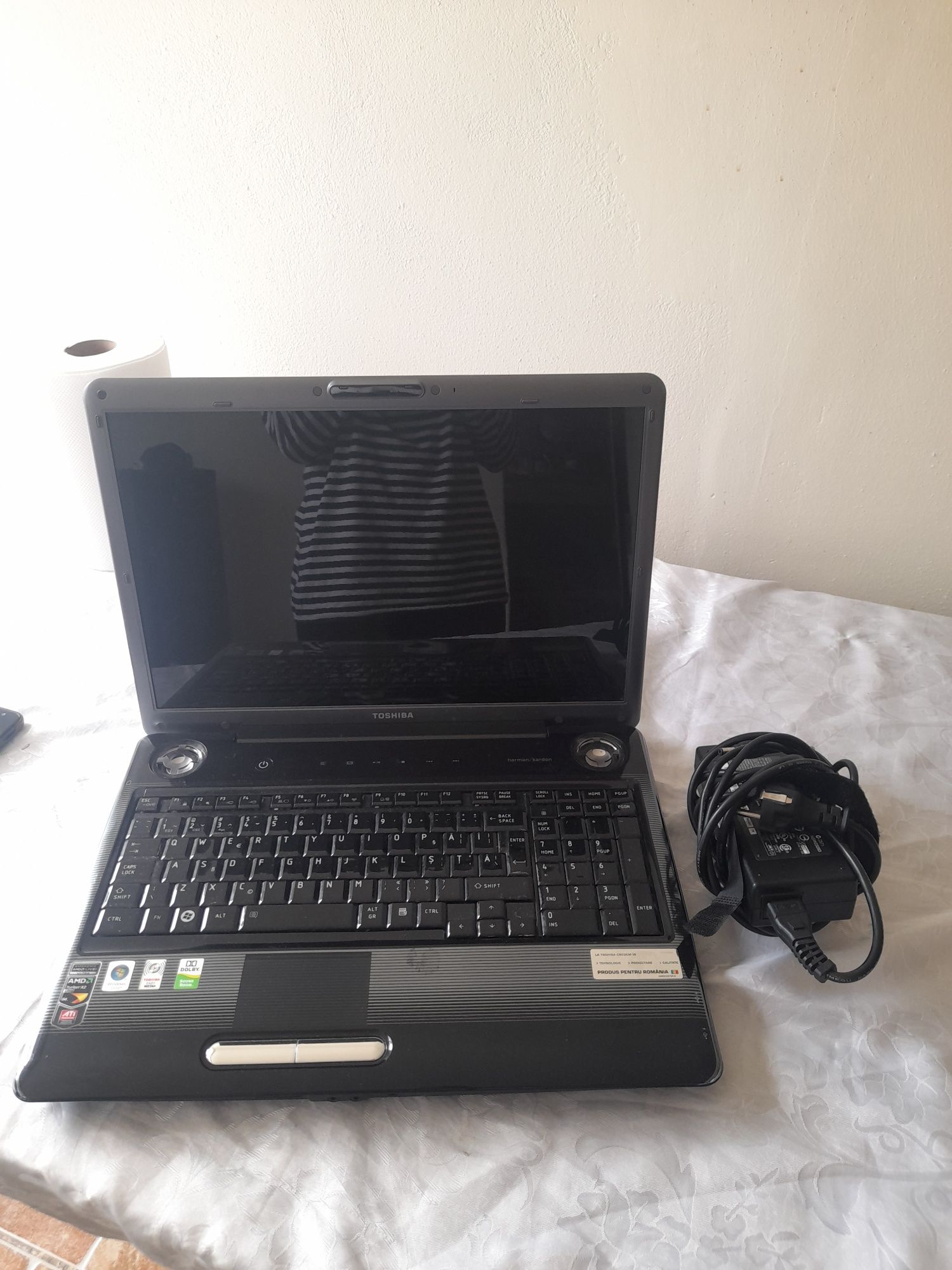 Laptop Toshiba Satellite A300D-11S AMD Athlon X2 TK-57 1.9GHz, 1GB, 20