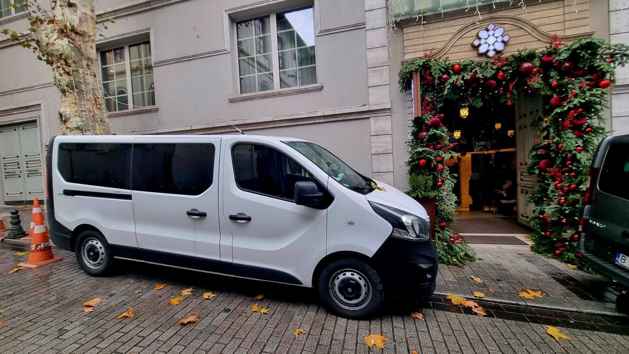 inchiriez microbuz 8+1 Opel Vivaro,Renault Trafic