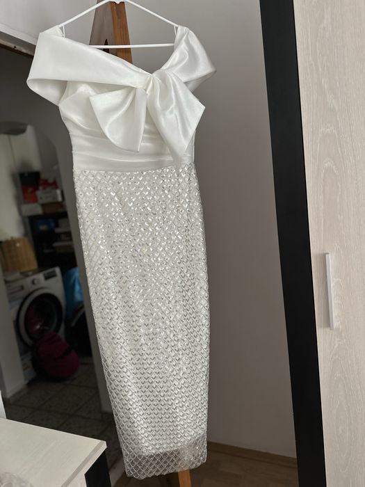 Rochie albă cu paiete