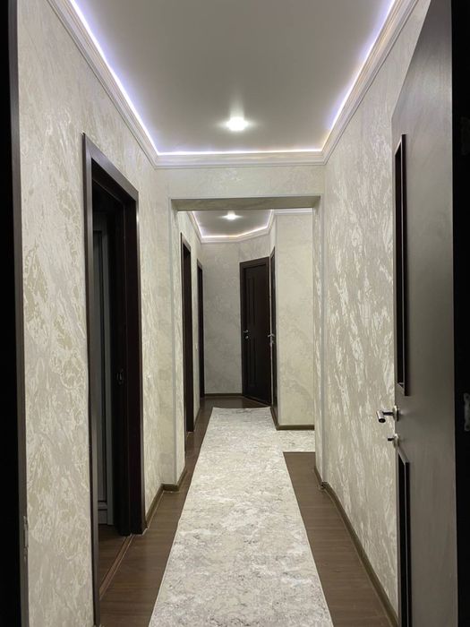 Uy sotiladi. 3xona  2 etaj