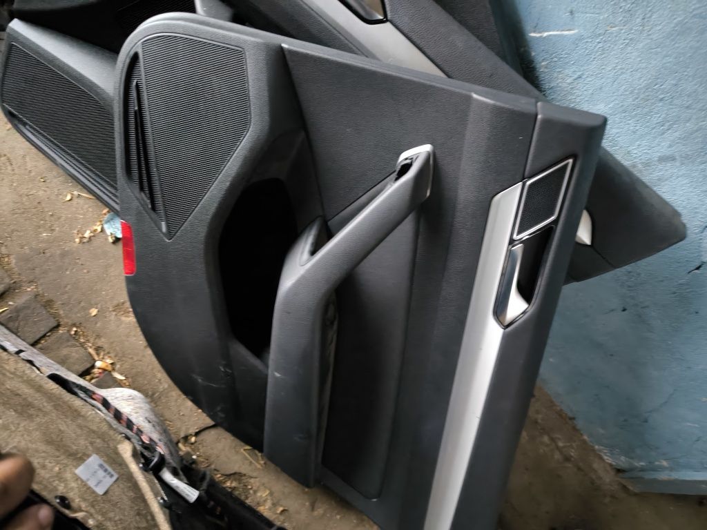 Кори за врати VW PASSAT B8