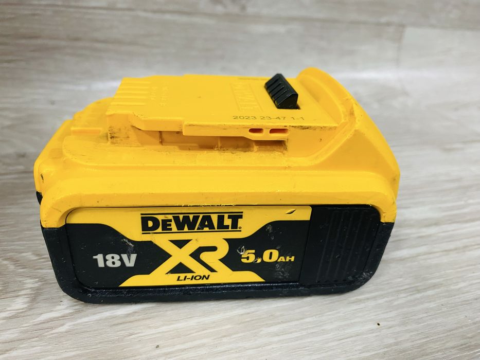 Circular Dewalt DCS572