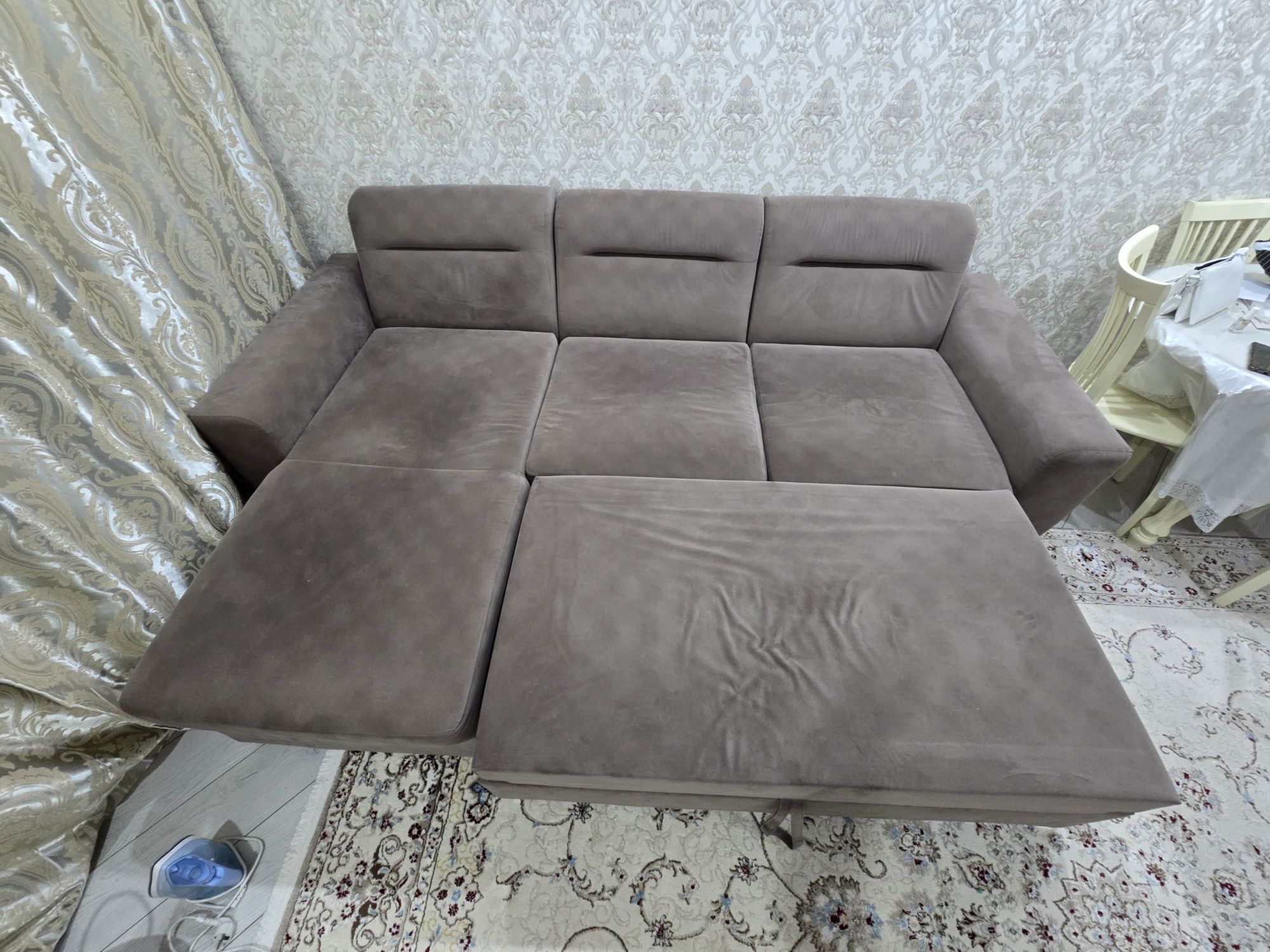 Продам диван угловой, в хорошом состояний