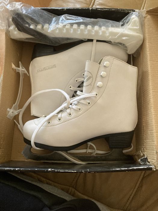 Продам коньки для девочек