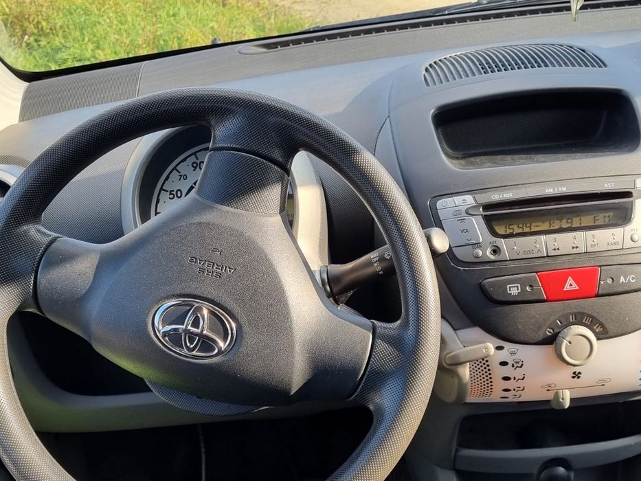 Vând Toyota aygo an 2010.