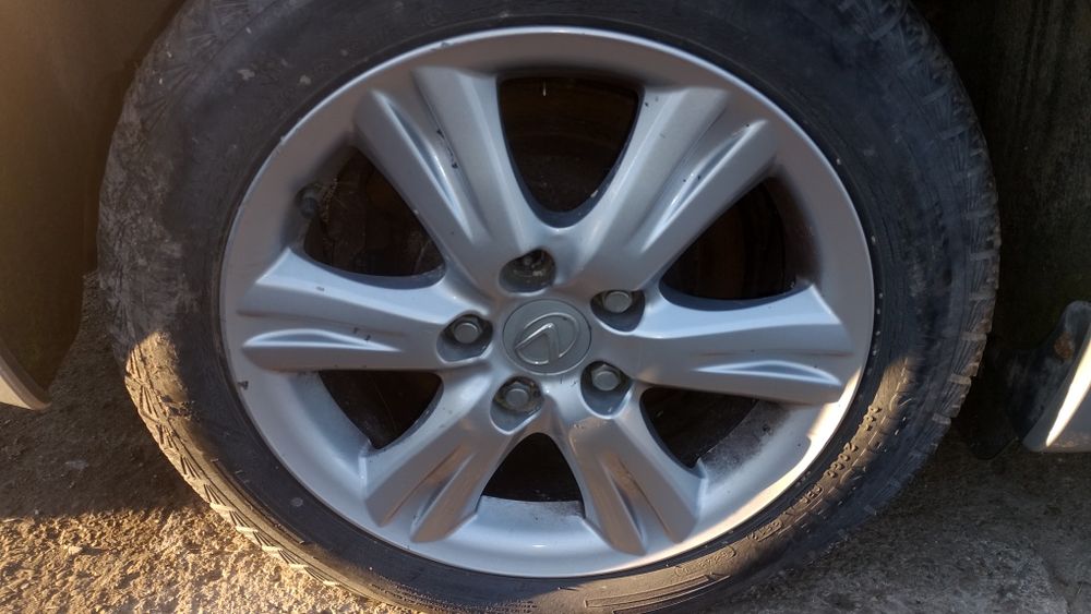 Лексус ИС 220 д 2007 г само на части.