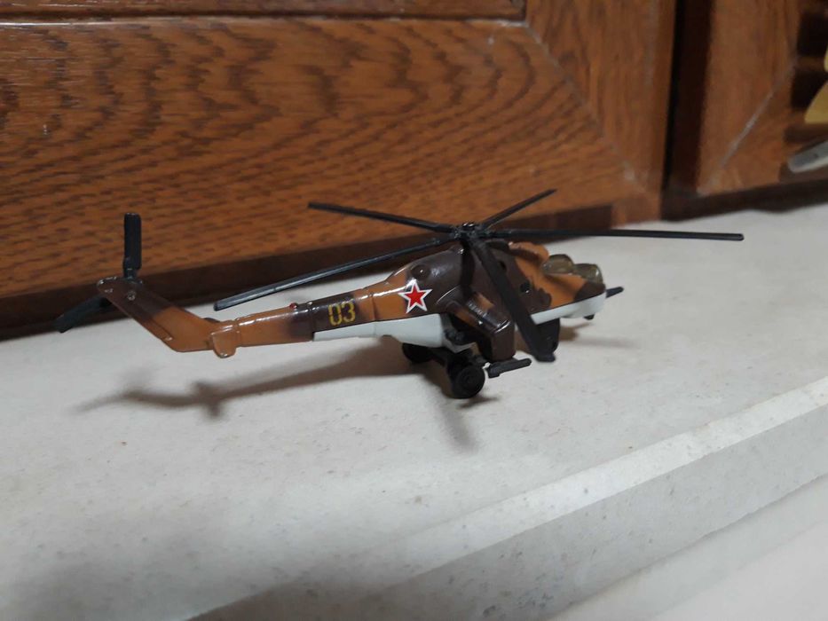 Matchbox MIL MI-24 HIND-D Helikopter , F - 18 Hornet, B 2 Stealth,