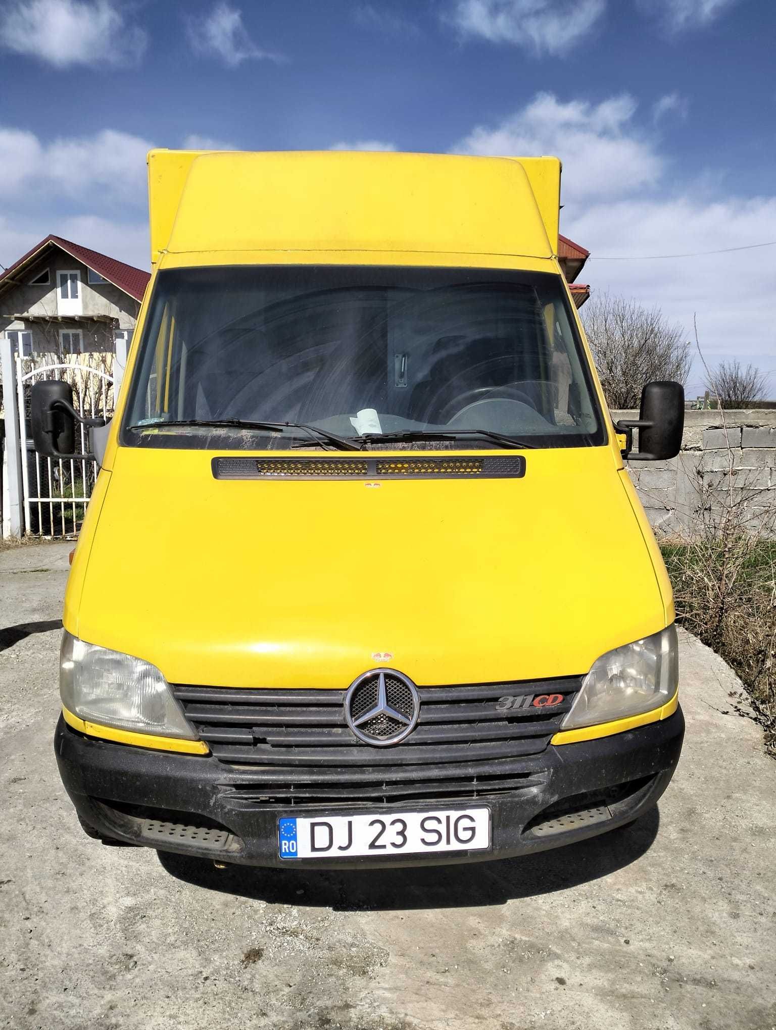 Afacere la cheie. Fast Food truck + firma cu autorizatii