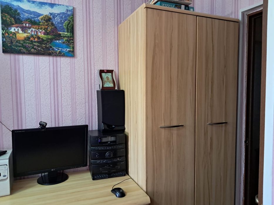 Детский гарнитур в хорошем состоянии,и прихожая