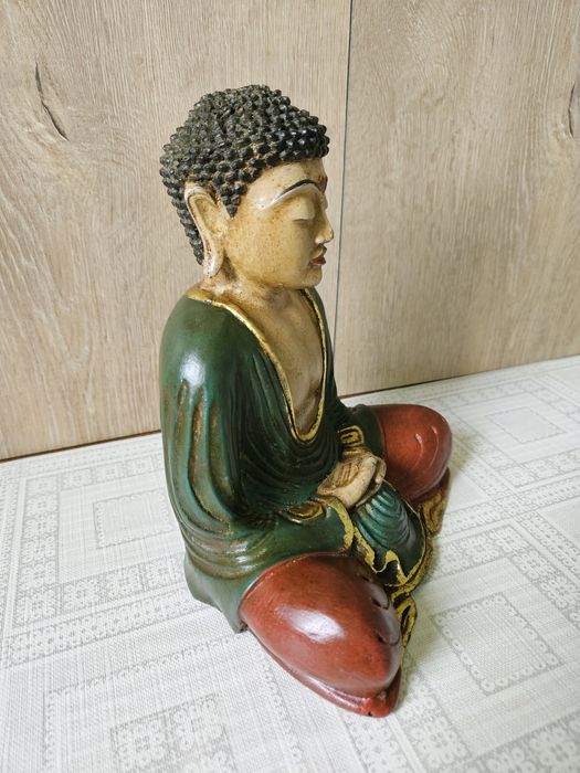 Budha ( statueta asiatica)