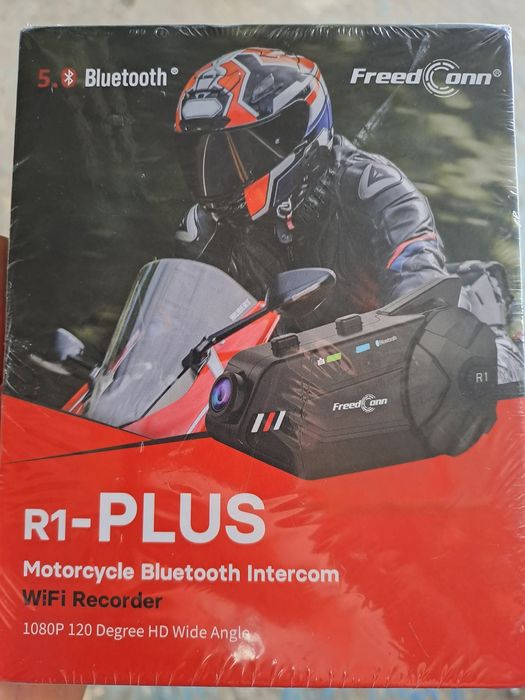 Хендсфри разговорно устройство  между  приятели с мотори