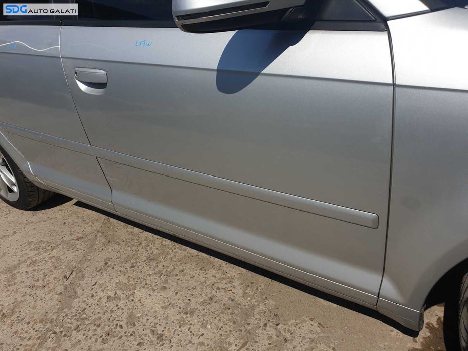 Usa Usi Portiera Portiere Dreapta Fata Dezechipata cu Defect Audi A3 8P Facelift 2004 - 2013 Culoare LX7W