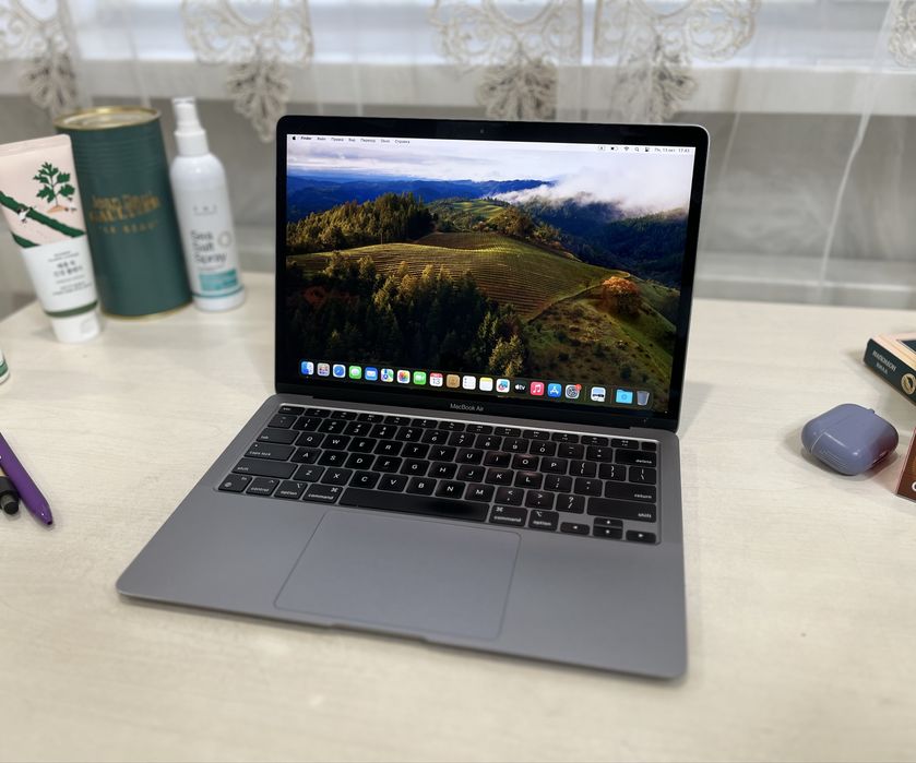 MacBook 13’8 Air M1 (2020)