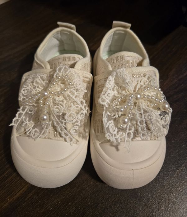 Нови обувки за повод номер 26