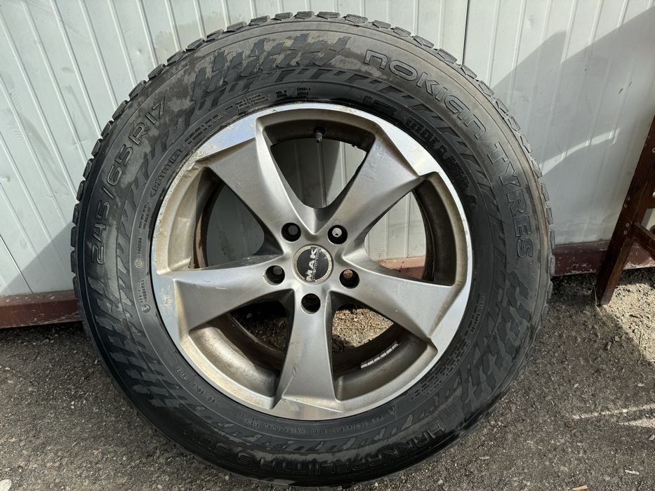 Гуми с шипове и джанти VW Amarok