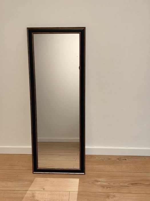 Vând Oglinda deco