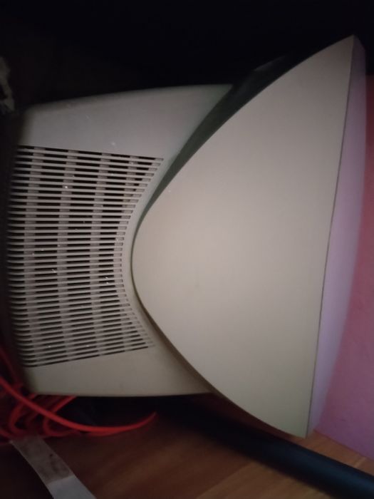 4 televizoare perfect funcționale