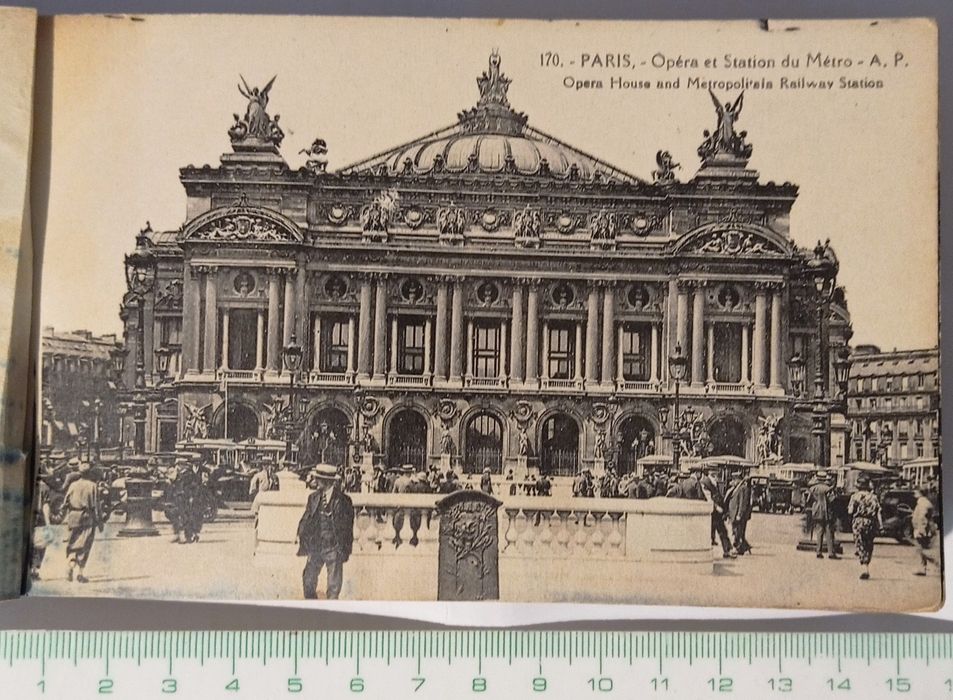 Vând/Schimb album cu 42 de cărți poștale nescrise,vechi,din anul 1911.
