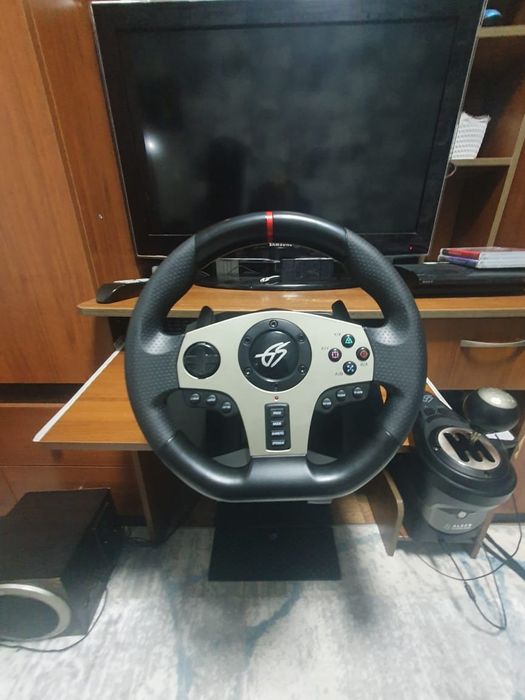 В продаже игровой руль
