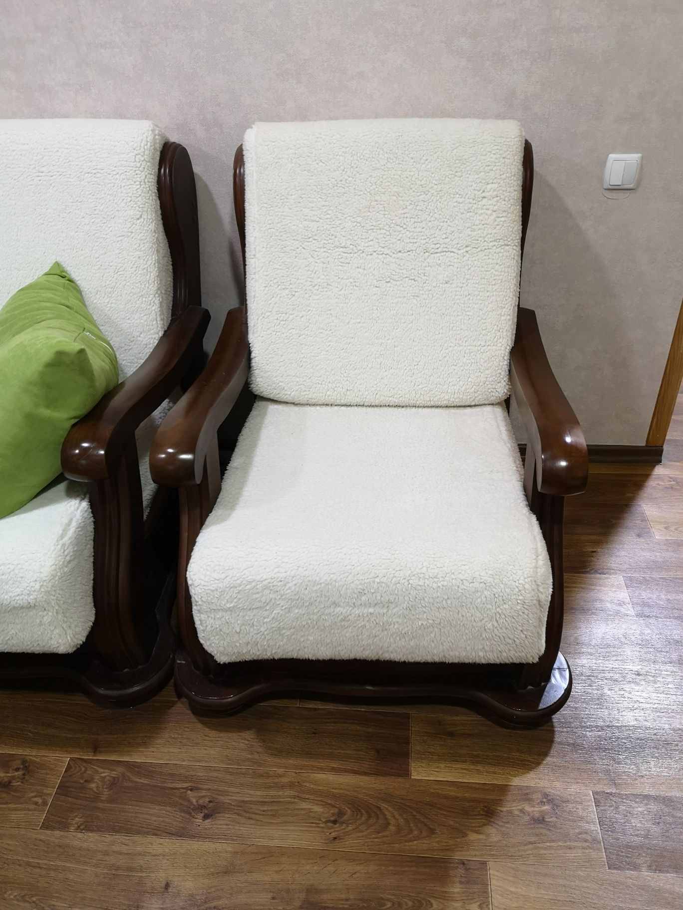 Продам мягкую мебель.