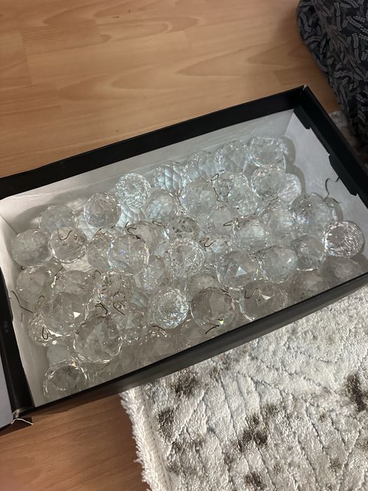 Люстра новая с шариками