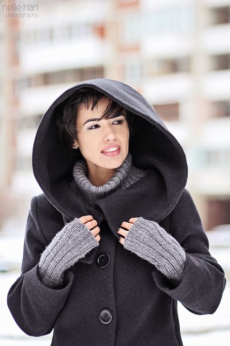 Вълнено дамско палто COP.COPINE със стилна и ефектна визия