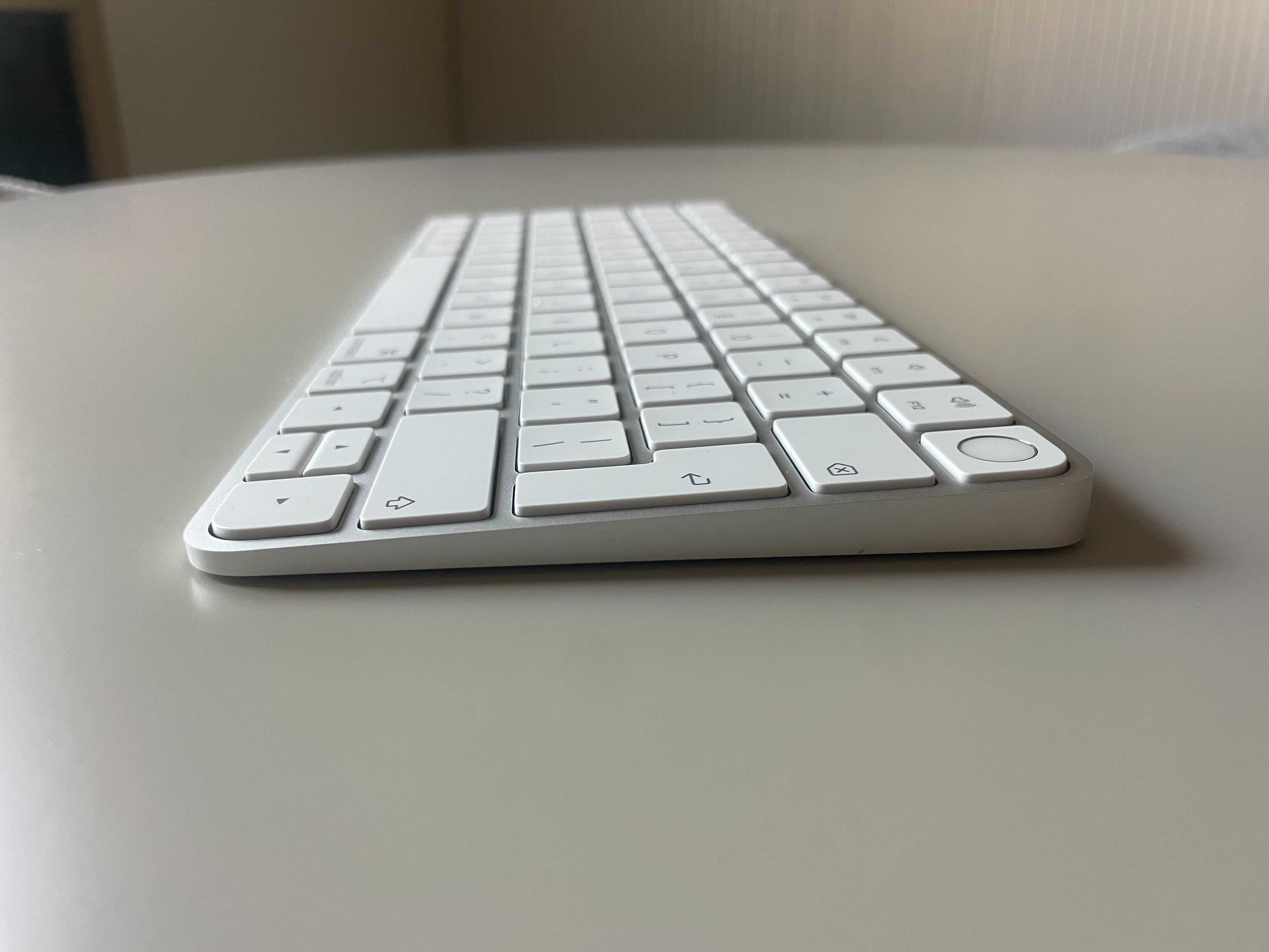Клавиатура – Apple Magic Keyboard с Touch ID (USB‑C, компактна версия)