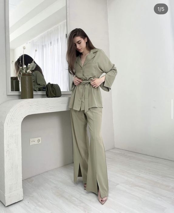 Двойка в оливковом цвете, размер С