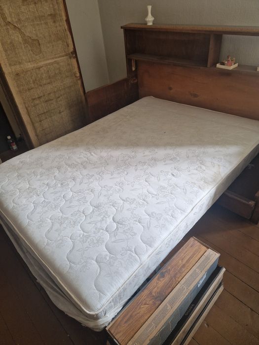 Матрак 140/200 с вградена дървена подматрачна рамк