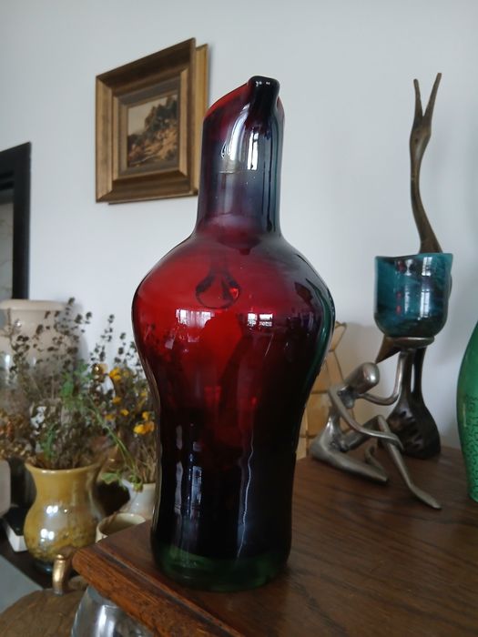 Carafa de vin sau vaza de flori,rubinie.