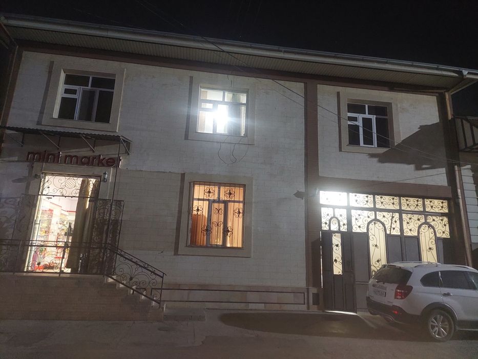 Срочно продается дом в центре  самарканда вместе с магазином.